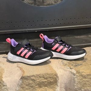 Adidas Girls Fortarun Cloudfoam size 11